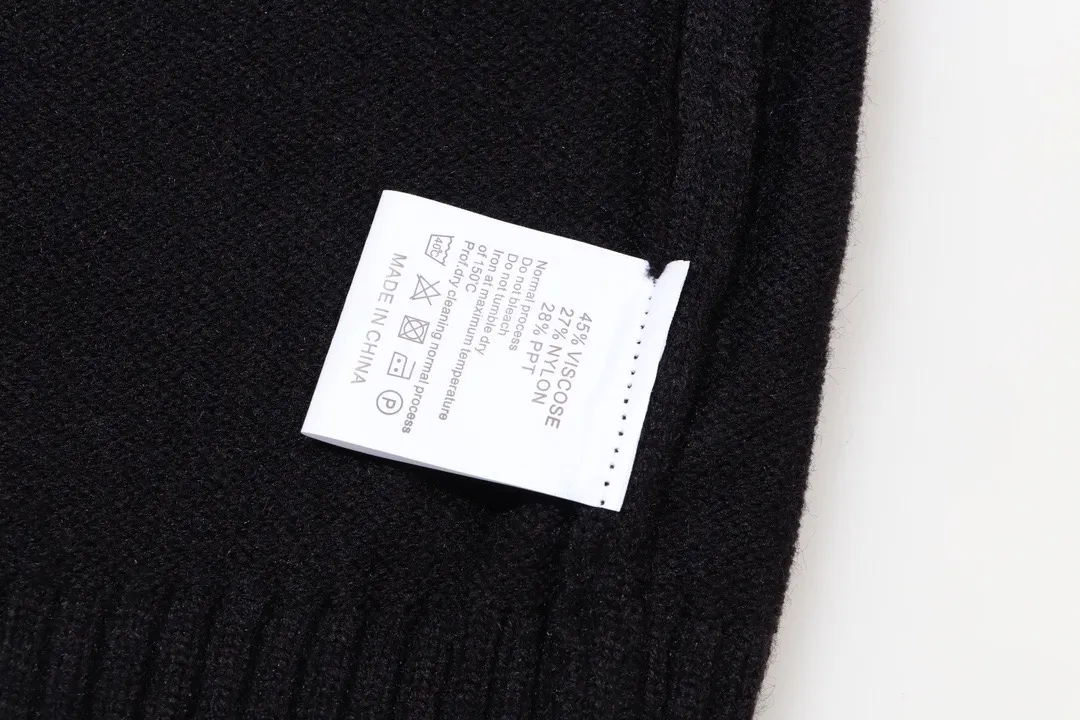 Logo Embroidered Crew-Neck Sweater D20022090 — view 6