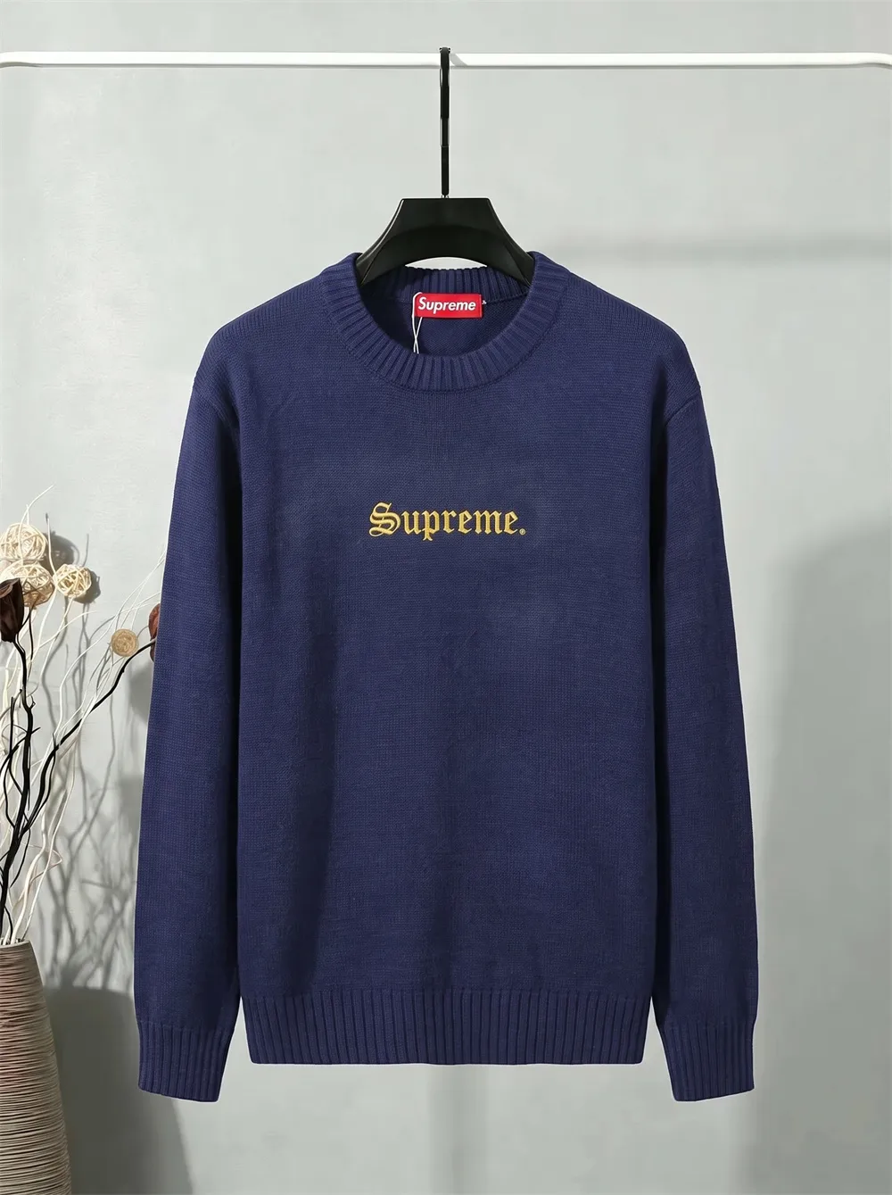 Embroidered Logo Crew-Neck Sweater D20022088
