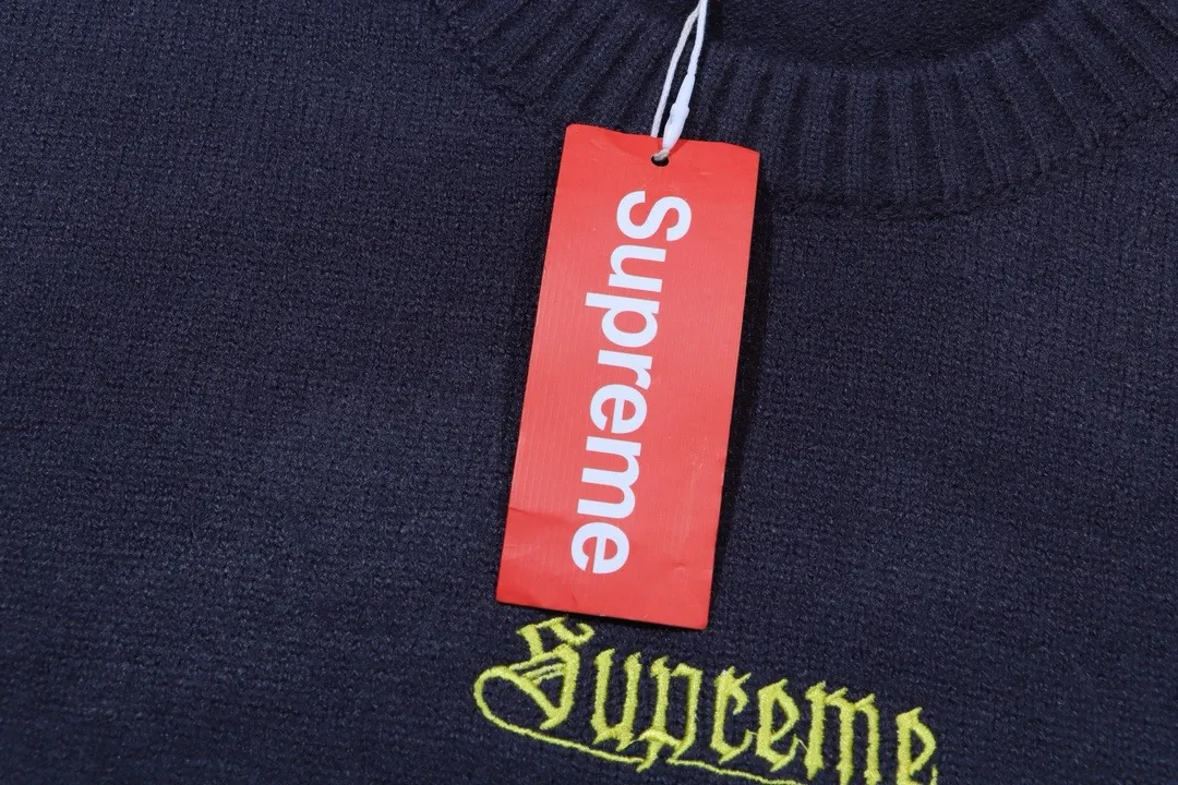 Embroidered Logo Crew-Neck Sweater D20022088 — view 3