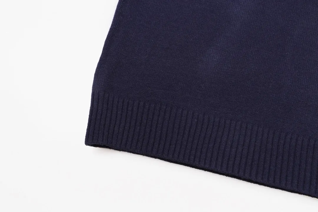 Embroidered Logo Crew-Neck Sweater D20022088 — view 8
