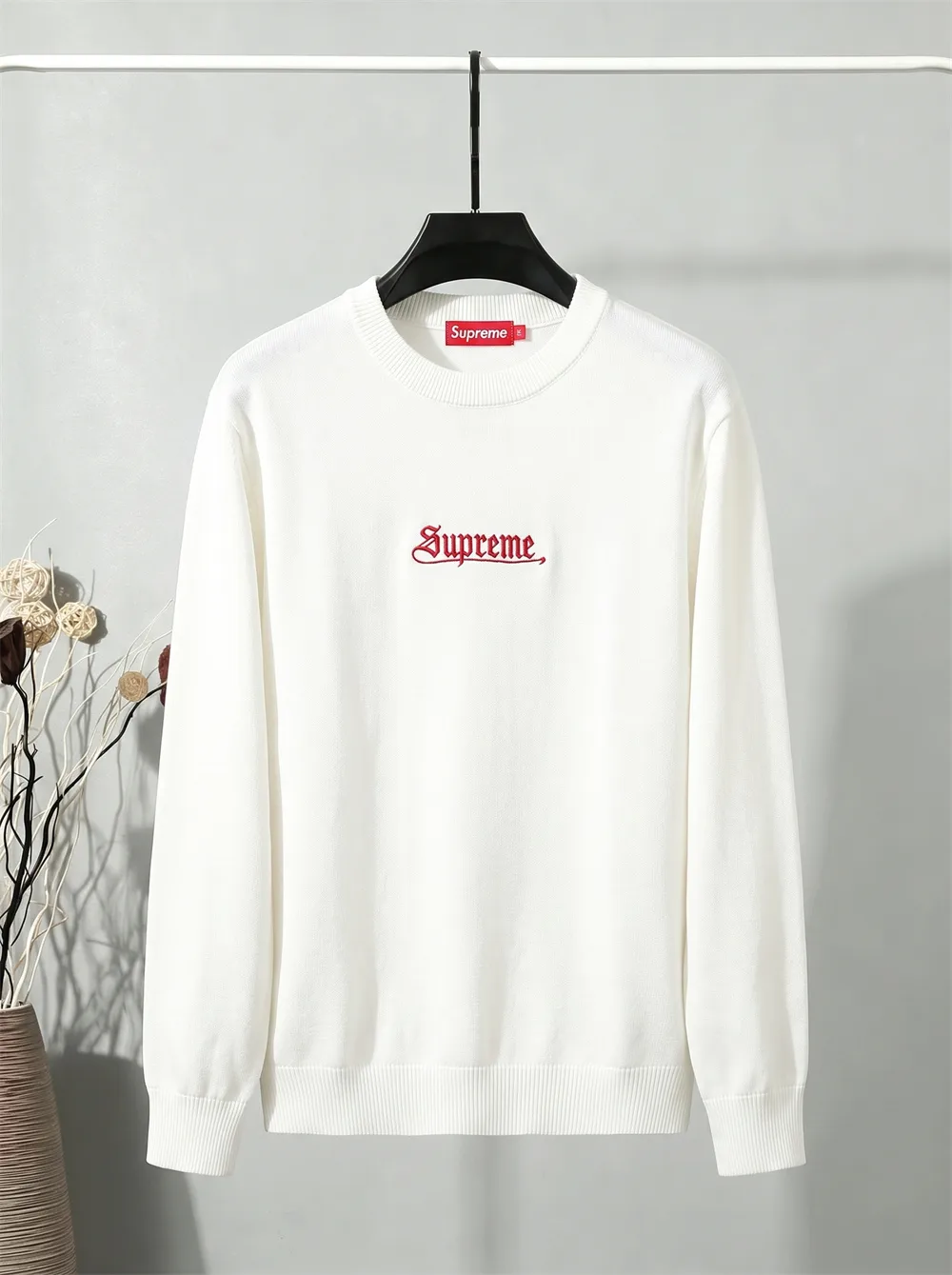 Supreme Embroidered Logo Crew-Neck Sweater D20022089