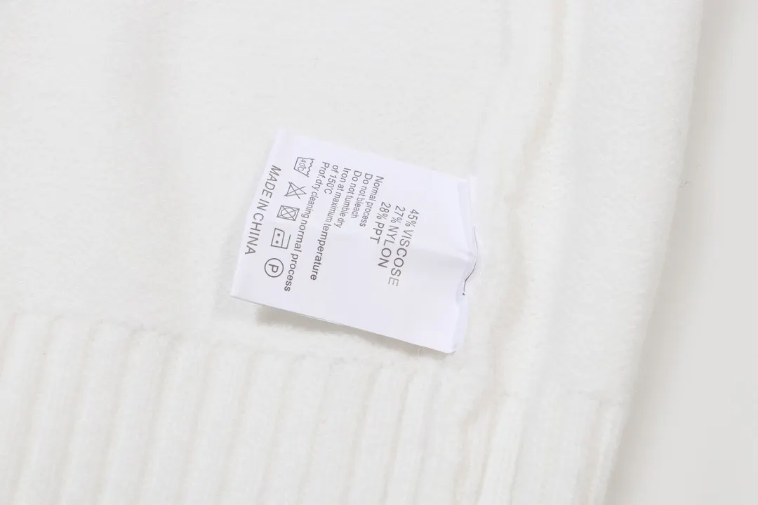 Supreme Embroidered Logo Crew-Neck Sweater D20022089 — view 8