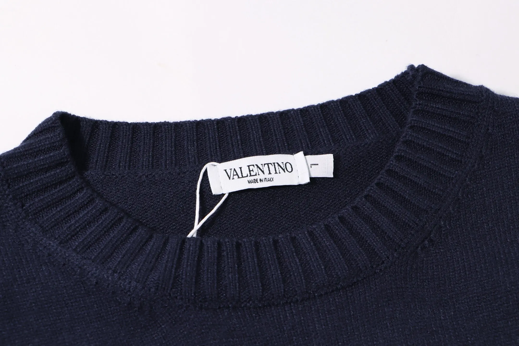 Chez Valentino Striped Logo Crew-Neck Sweater D20022116 — view 5