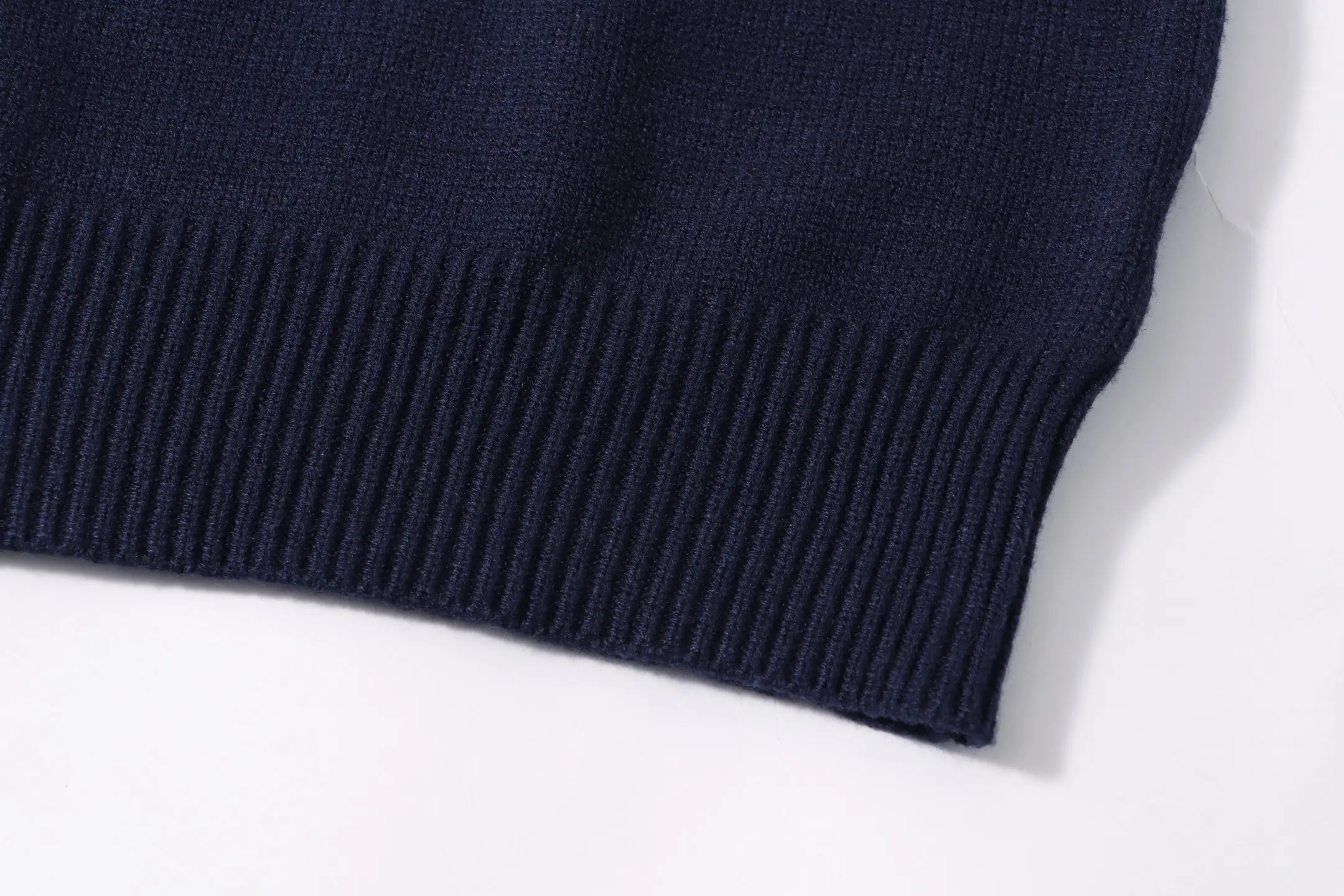Chez Valentino Intarsia Logo Knit Sweater D20022117 — view 8