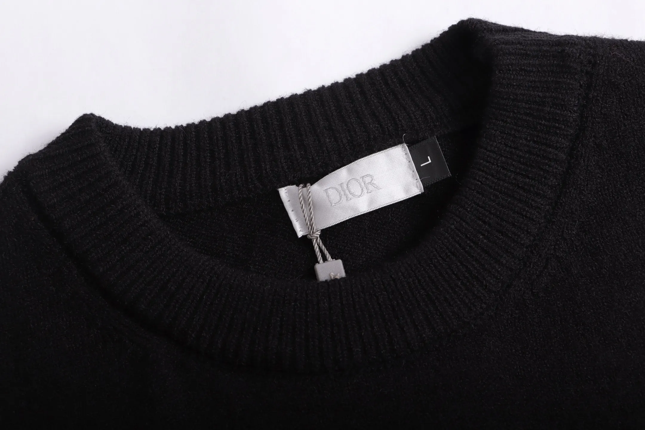 Logo-Embroidered Crew-Neck Sweater D20022081 — view 4