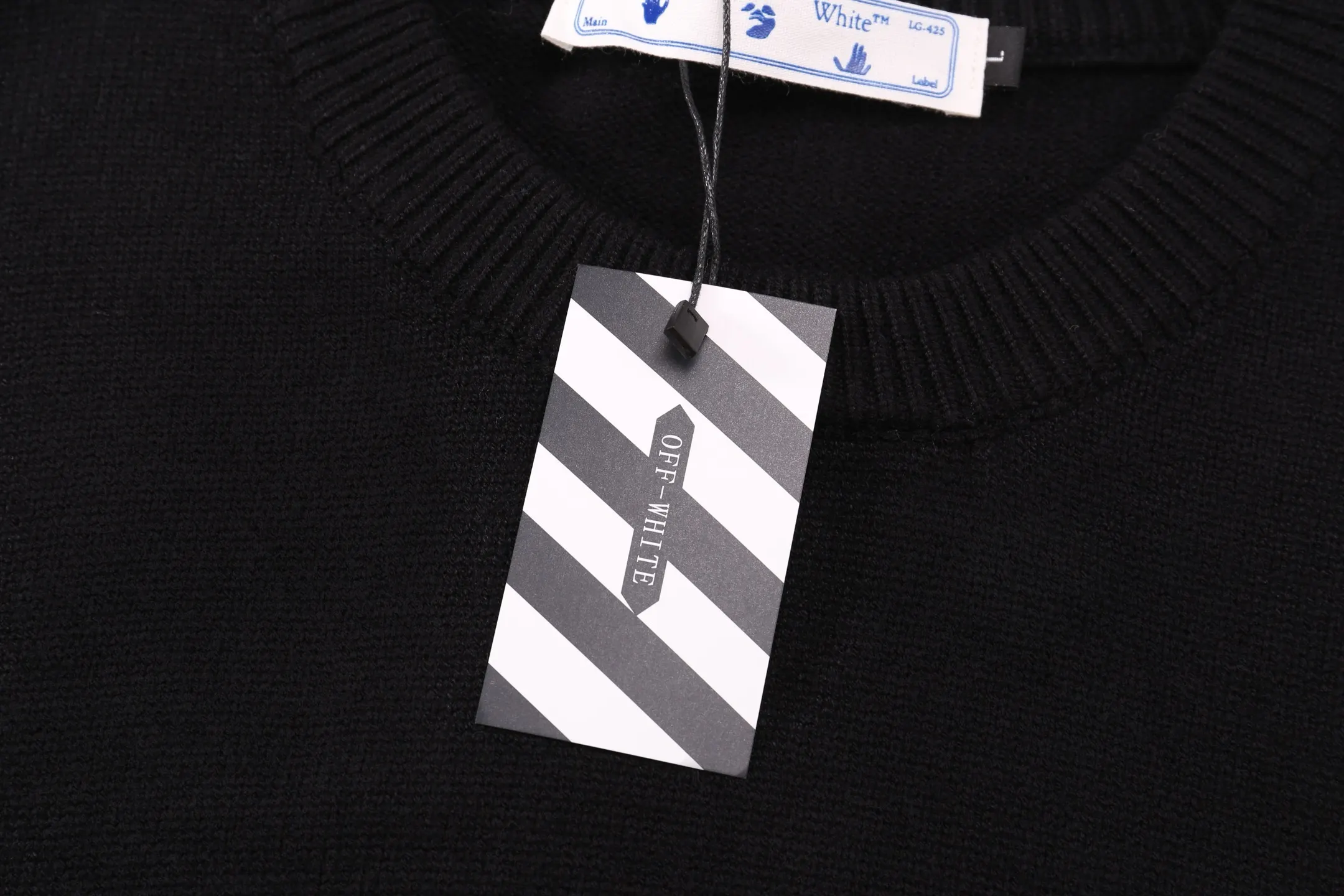 Logo Jacquard Wool Crew-Neck Sweater D20022160 — view 3