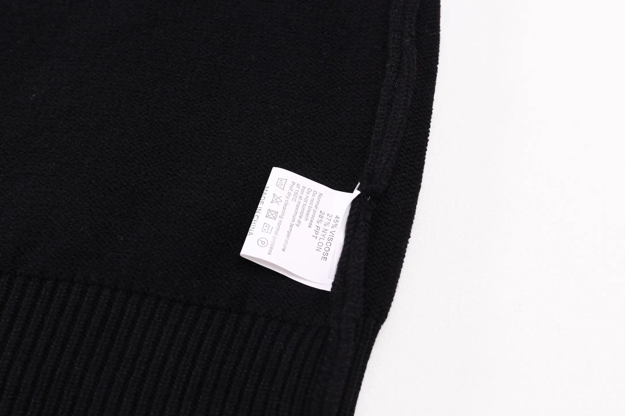Logo Jacquard Wool Crew-Neck Sweater D20022160 — view 8