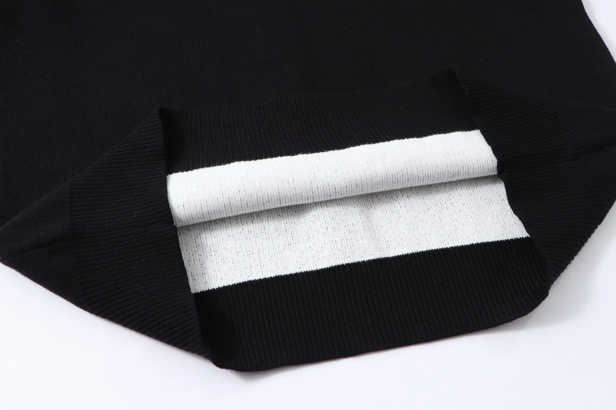 Logo Jacquard Crew-Neck Sweater D21022095 — view 3