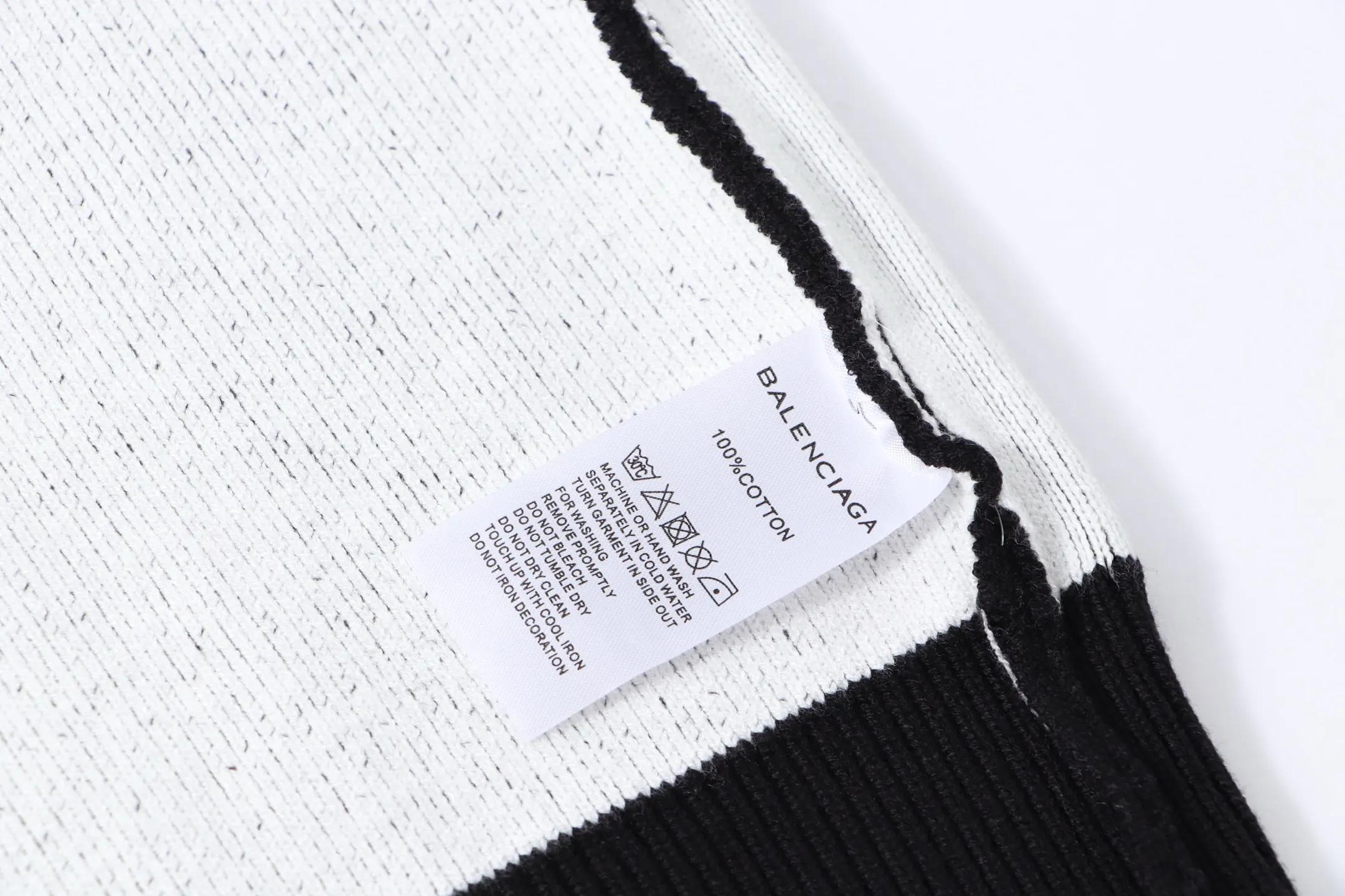 Logo Jacquard Crew-Neck Sweater D21022095 — view 8