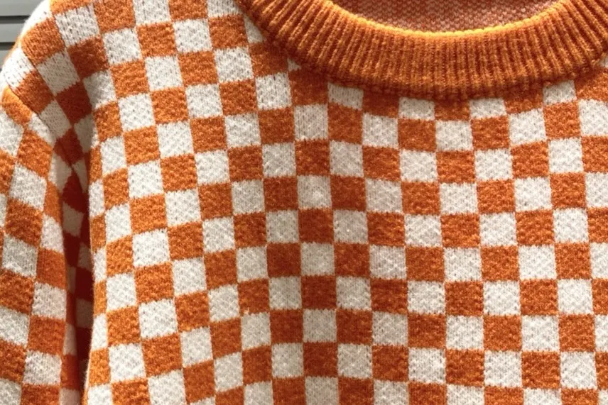 Checkerboard Jacquard Crew-Neck Sweater D21022152 — view 4