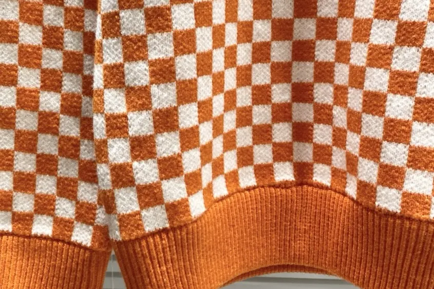 Checkerboard Jacquard Crew-Neck Sweater D21022152 — view 5
