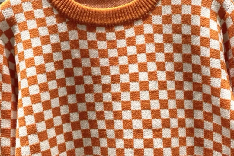 Checkerboard Jacquard Crew-Neck Sweater D21022152 — view 6
