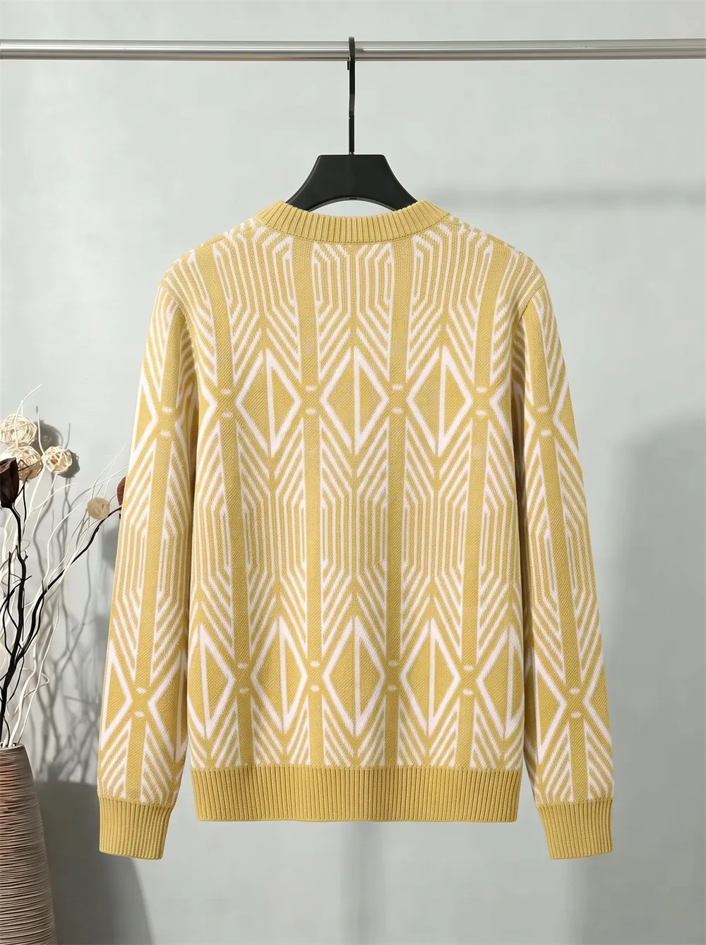 Geometric Jacquard Crew-Neck Sweater D21022078 — view 2