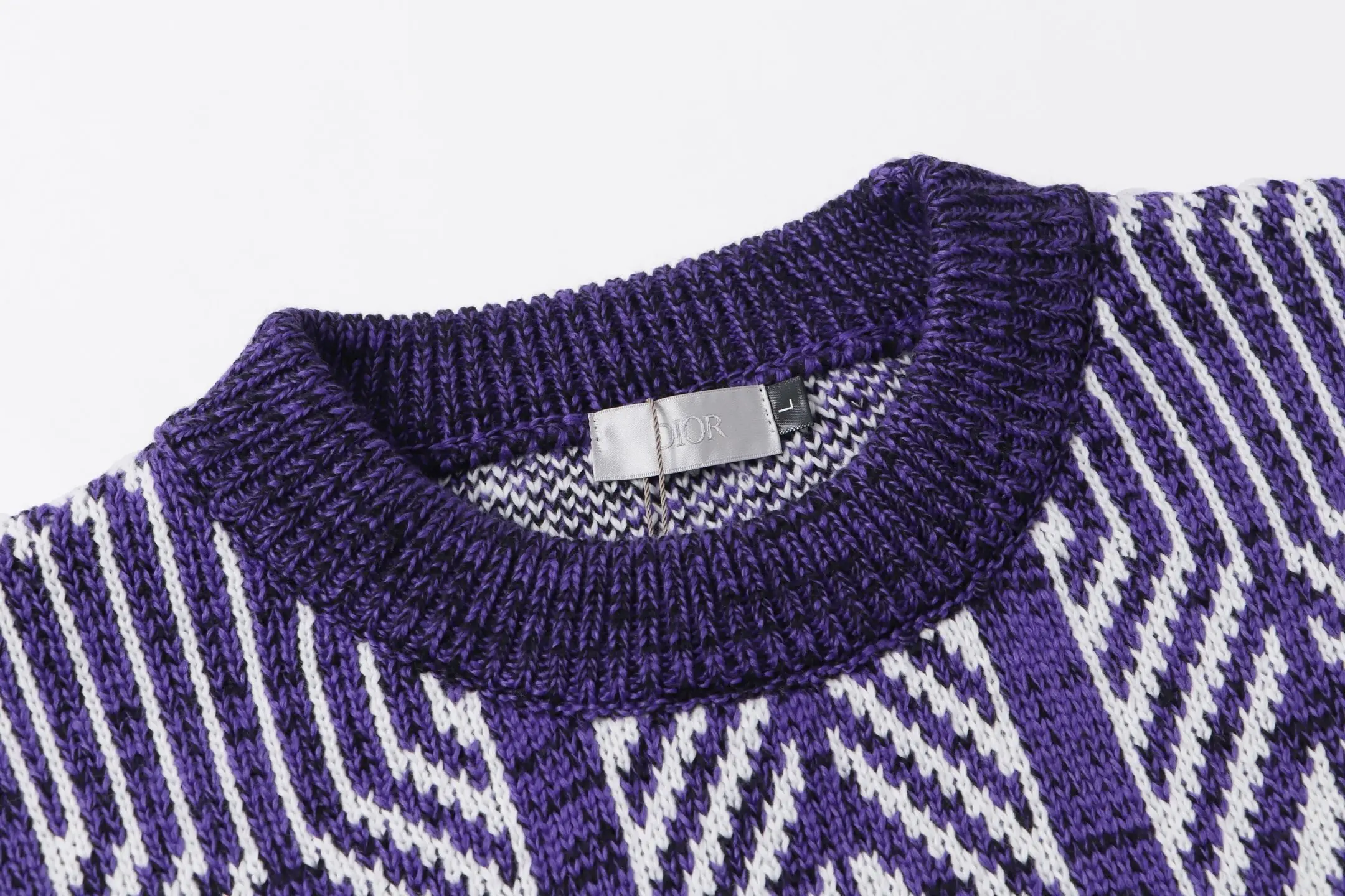 Geometric Jacquard Logo Crew-Neck Sweater D21022077 — view 3