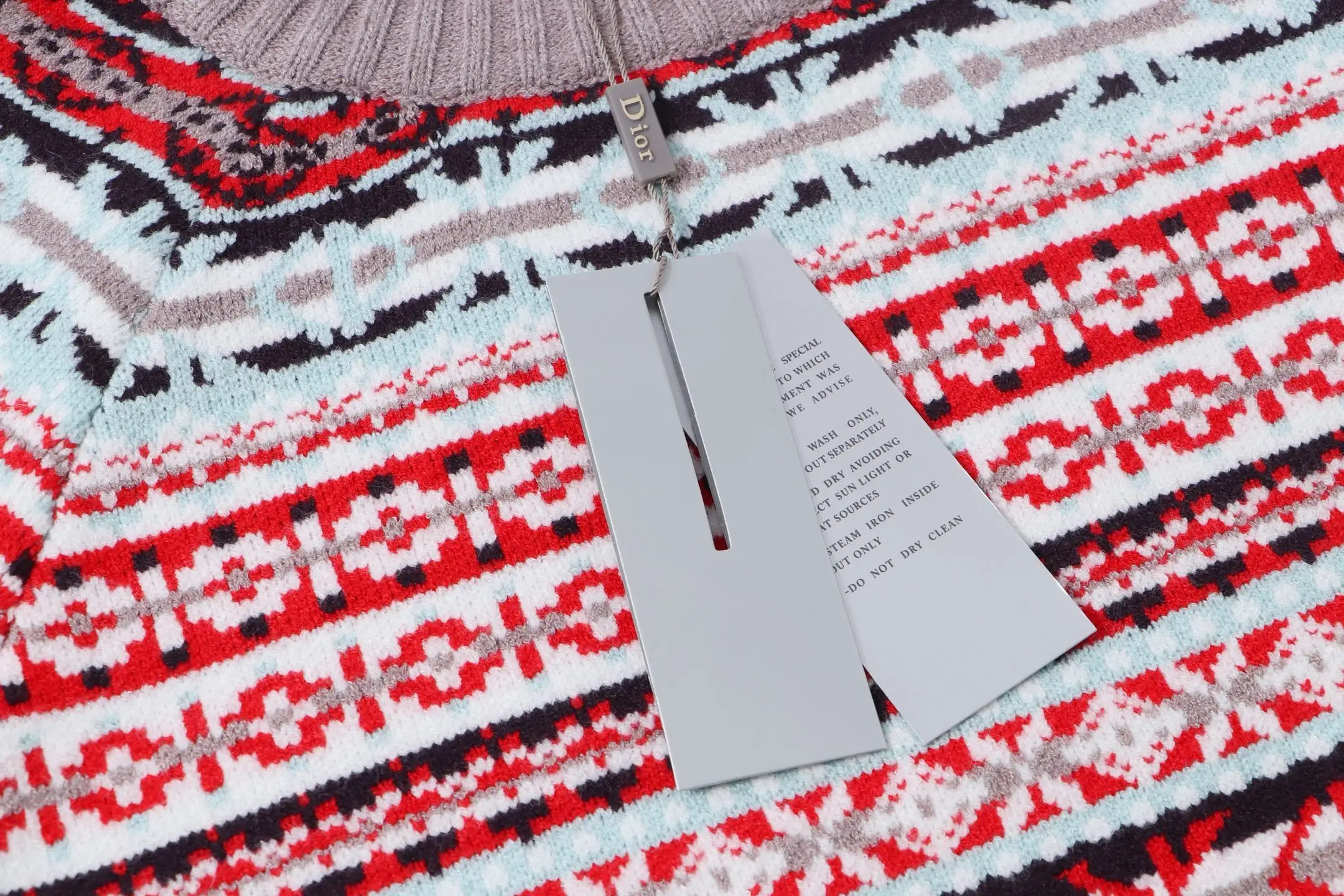 Fair Isle Intarsia Crew-Neck Sweater D21022076 — view 4