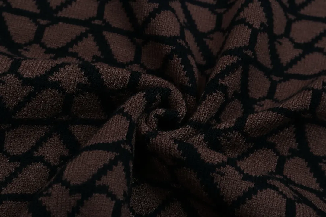 V-Logo Monogram Jacquard Crew-Neck Sweater D21022105 — view 8