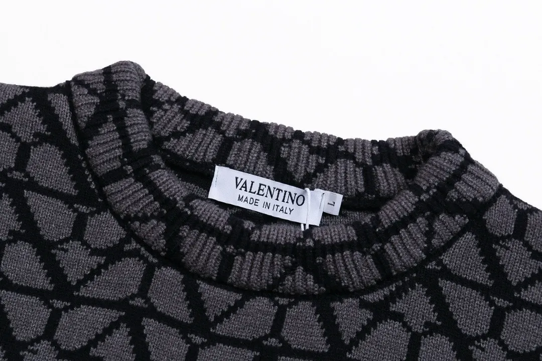 V-Logo Monogram Jacquard Crew-Neck Sweater D21022106 — view 3