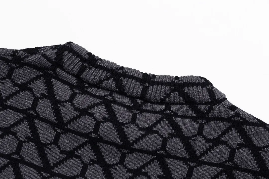V-Logo Monogram Jacquard Crew-Neck Sweater D21022106 — view 5