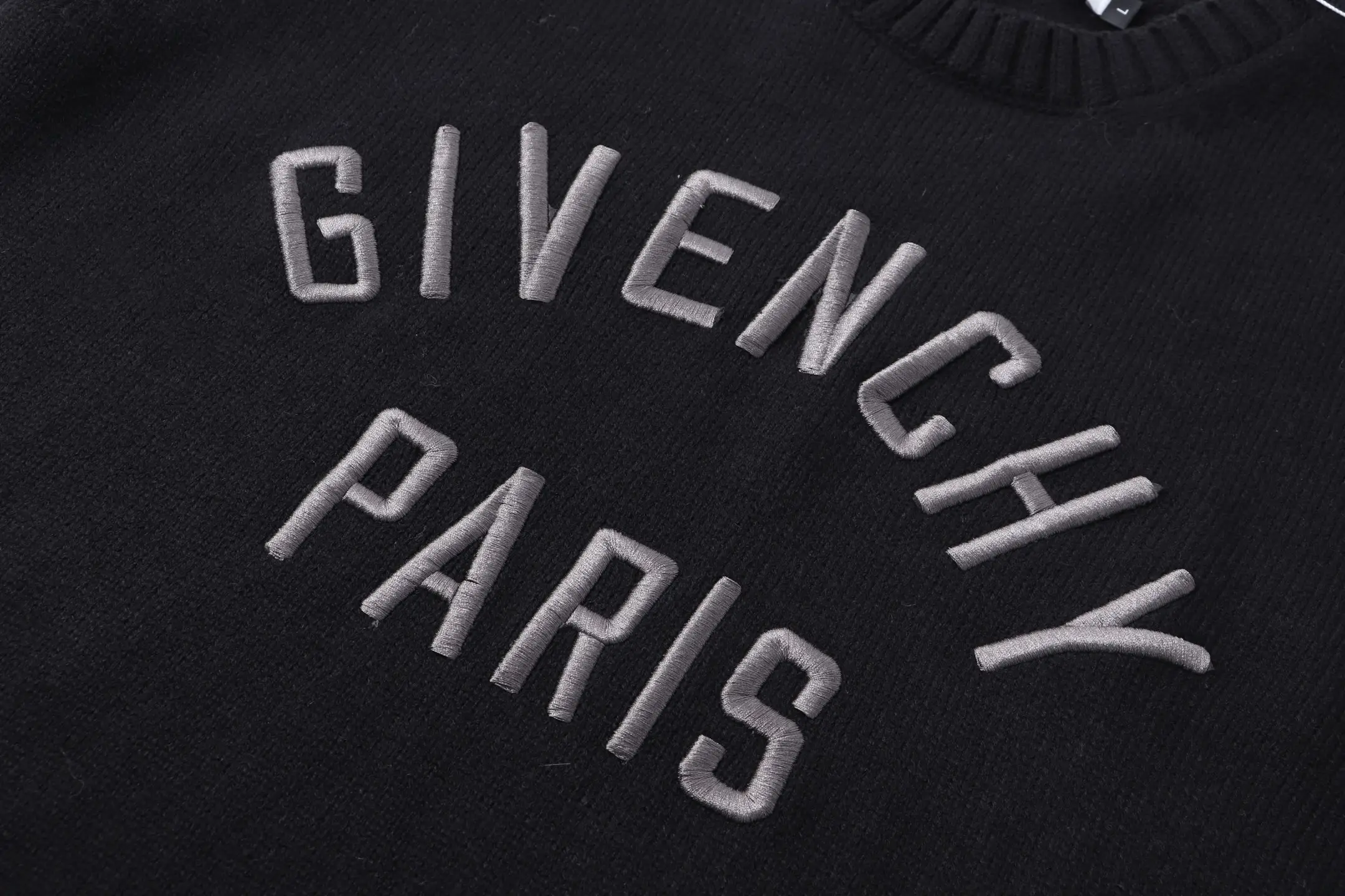 Givenchy Logo Embroidered Crew-Neck Sweater D22022101 — view 5