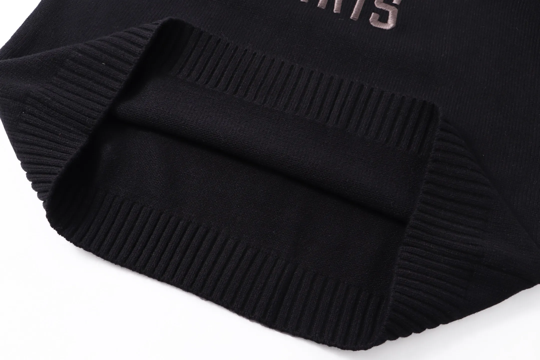 Givenchy Logo Embroidered Crew-Neck Sweater D22022101 — view 7