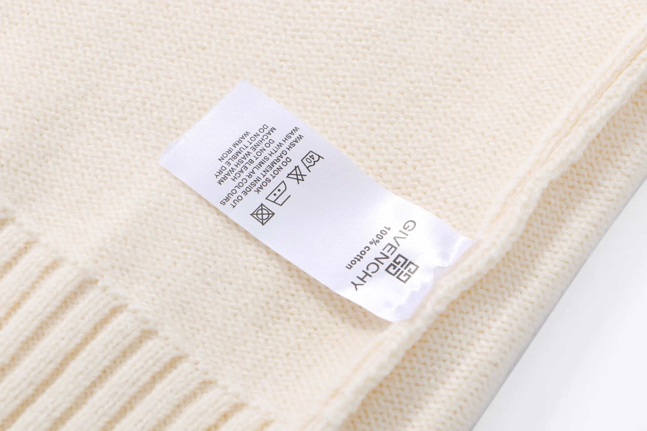Logo-Embroidered Crew-Neck Sweater D22022100 — view 6