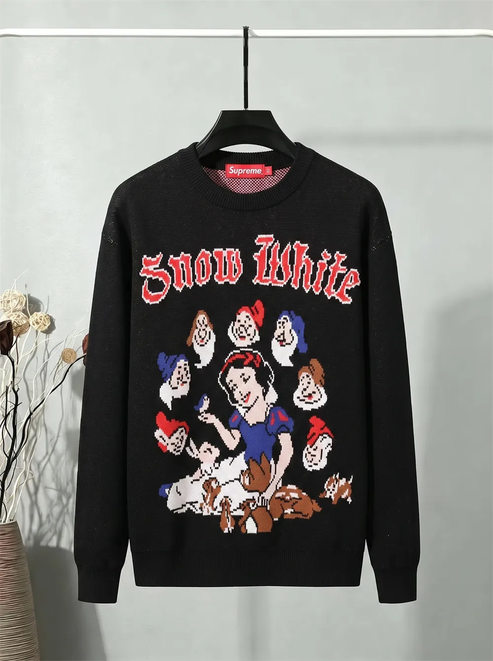 Snow White Jacquard Crew-Neck Sweater D22022091