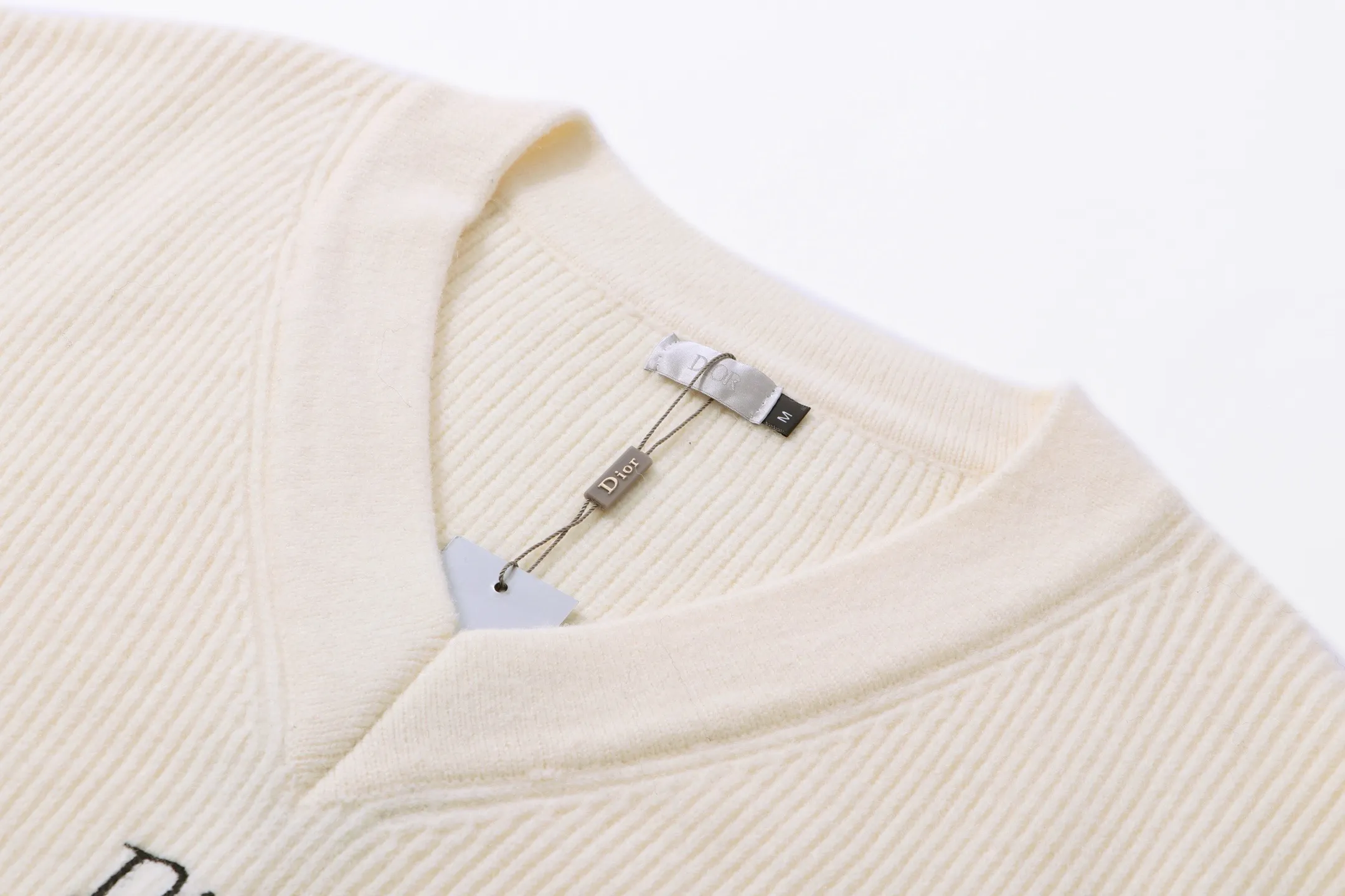 Logo Embroidered V-Neck Ribbed Sweater D23022080 — view 6