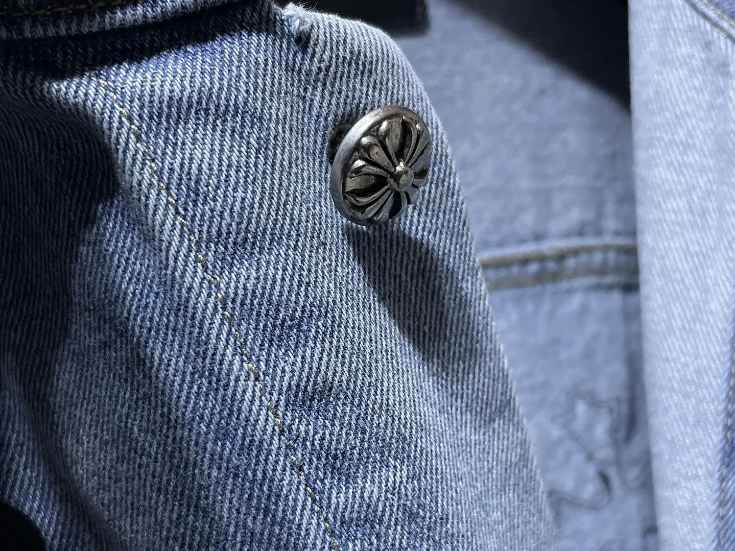 Embroidered Leather Patch Denim Jacket D25022161 — view 9