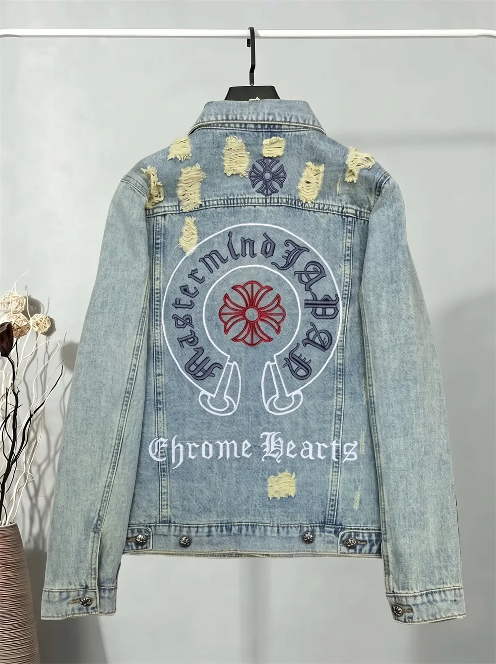 Embroidered Distressed Denim Jacket D25022164 — view 2