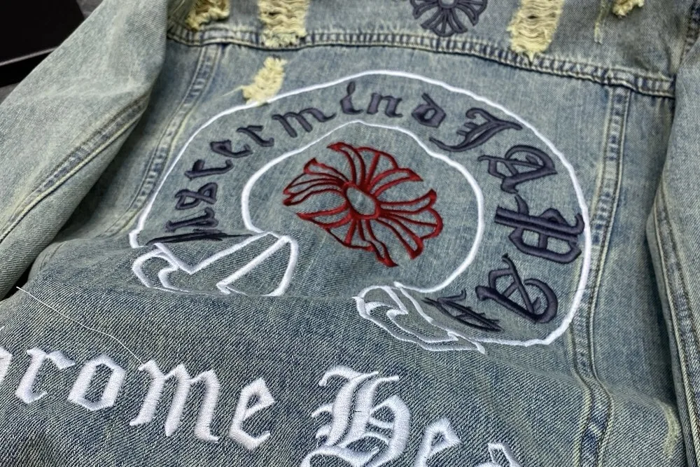 Embroidered Distressed Denim Jacket D25022164 — view 5