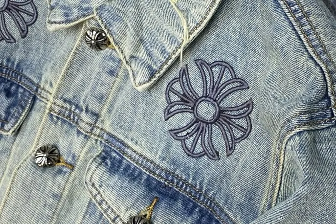 Embroidered Distressed Denim Jacket D25022164 — view 7