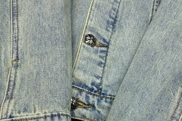 Embroidered Distressed Denim Jacket D25022164 — view 9