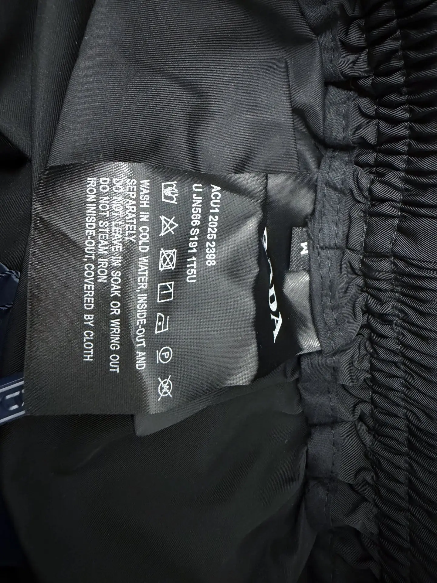 Logo-Plaque Re-Nylon Cargo Shorts D17011283 — view 8