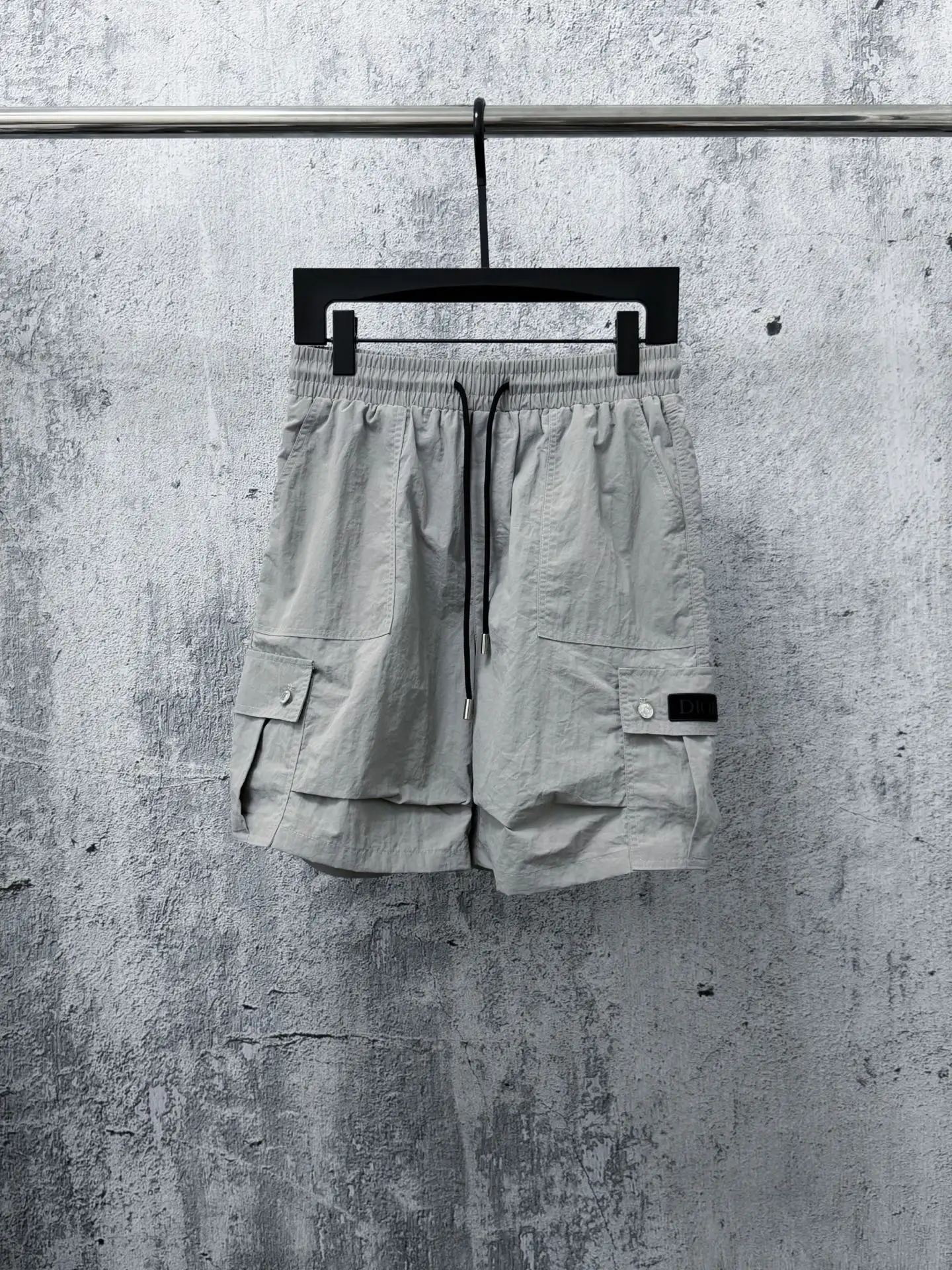 Logo-Patch Crinkled Nylon Cargo Shorts D18011279