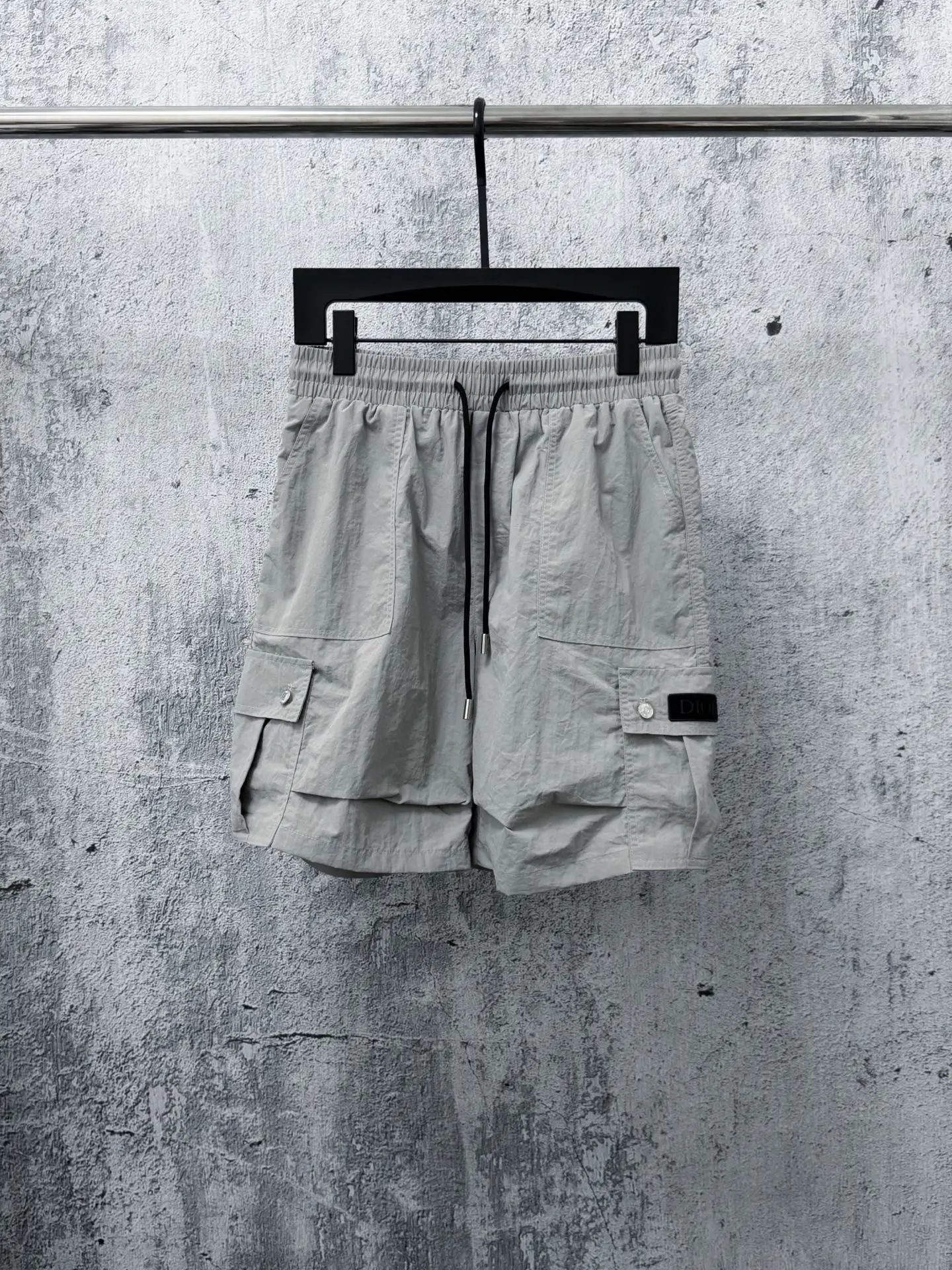Logo-Patch Crinkled Nylon Cargo Shorts D18011279