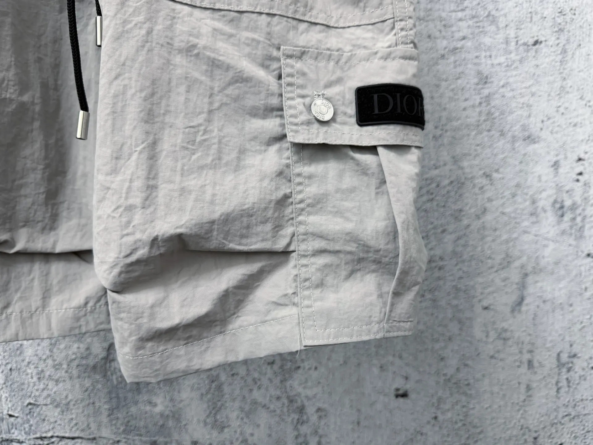 Logo-Patch Crinkled Nylon Cargo Shorts D18011279 — view 7