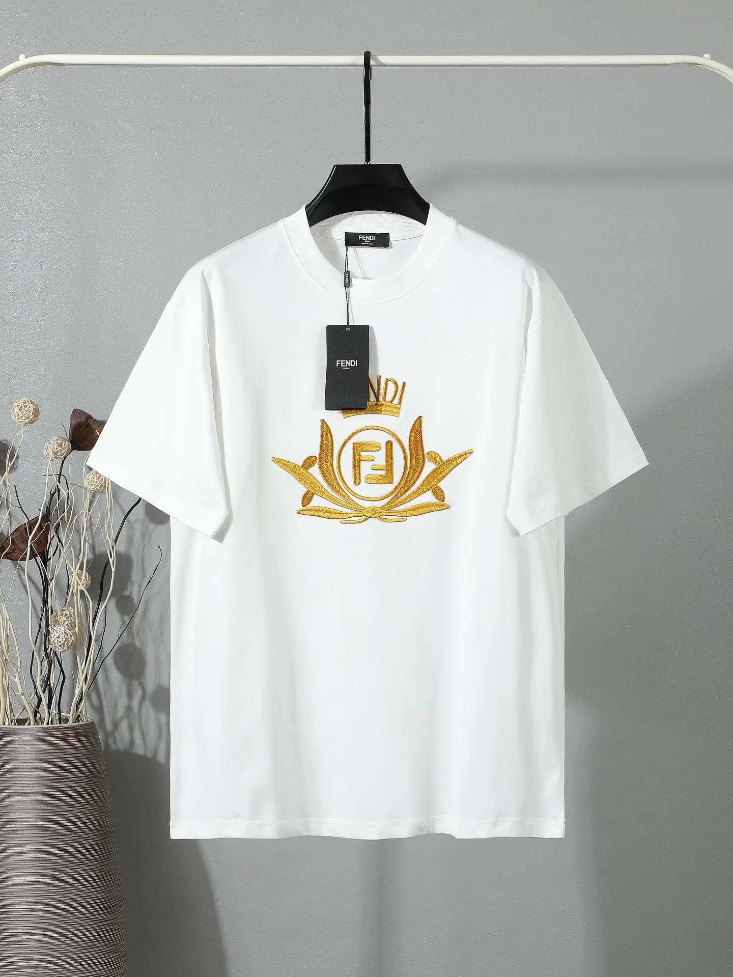 Embroidered Logo Crest Cotton T-Shirt D14011242