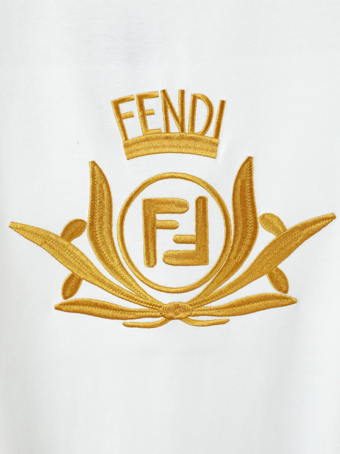 Embroidered Logo Crest Cotton T-Shirt D14011242 — view 4