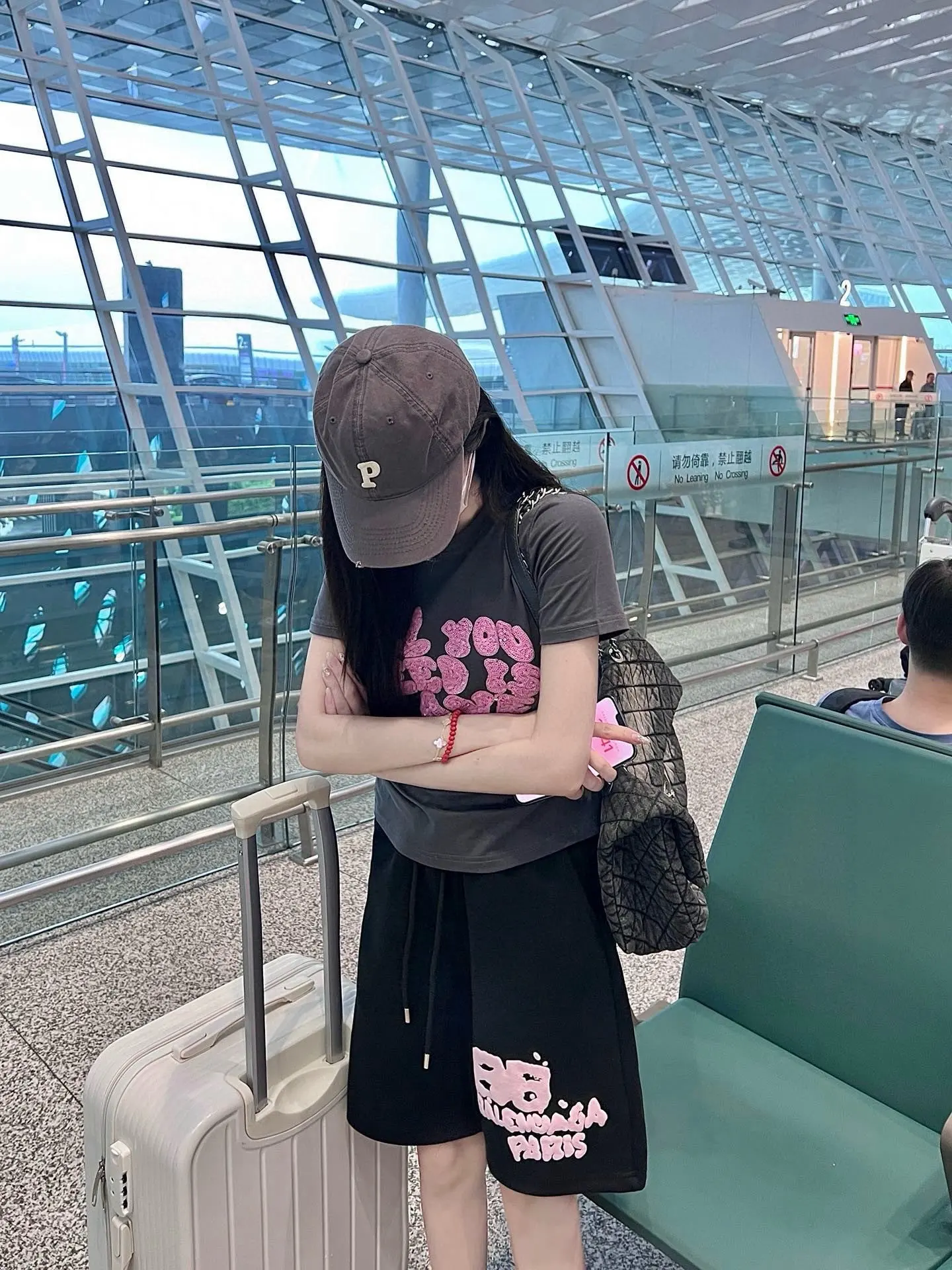 Graffiti Logo Print Cotton Shorts D12511261 — view 5