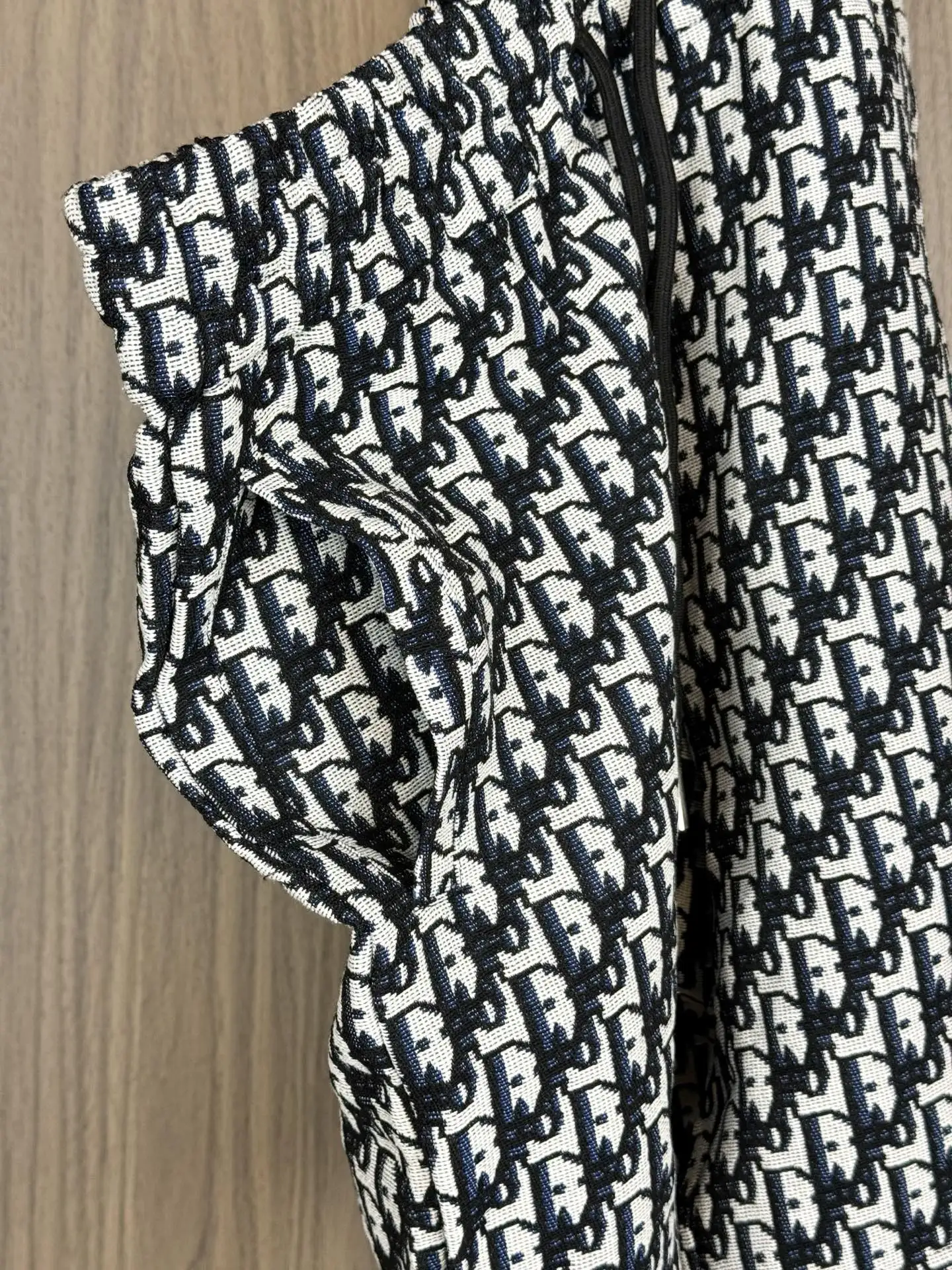 Oblique Jacquard Knit Shorts D13511269 — view 4