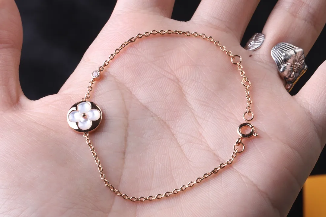 Monogram Flower Chain Bracelet (Gold-Plated Brass) D10517570 — view 2