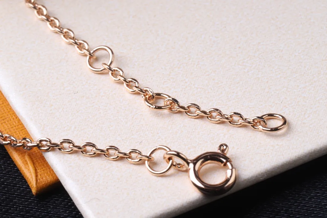 Monogram Flower Chain Bracelet (Gold-Plated Brass) D10517570 — view 5