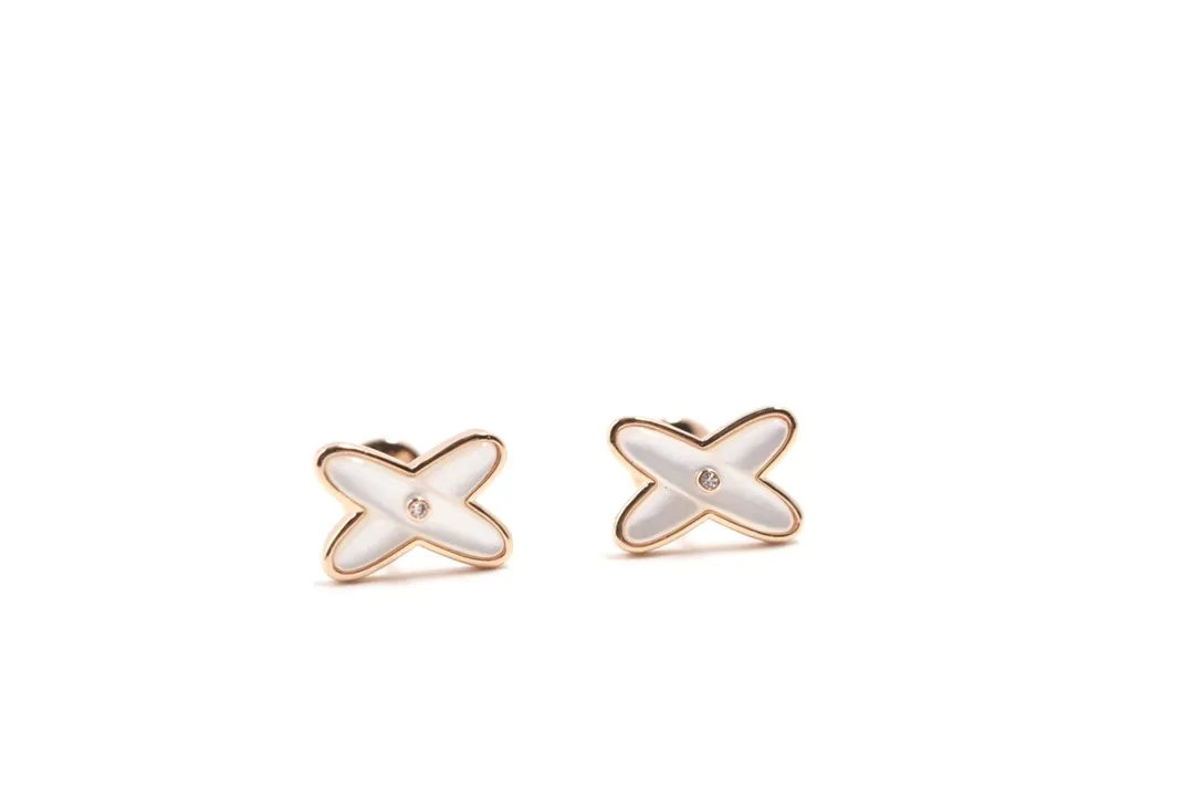 Liens Évidence Cross Stud Earrings (Sterling Silver) D19516594