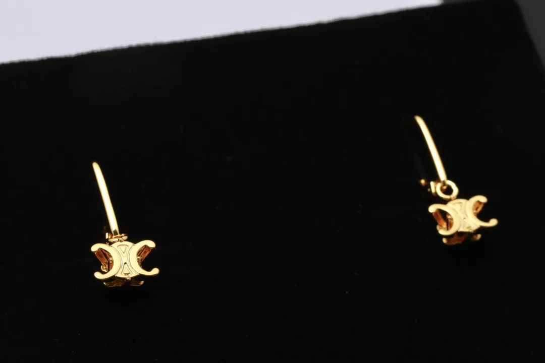 Triomphe Logo Drop Earrings D13517318 — view 3