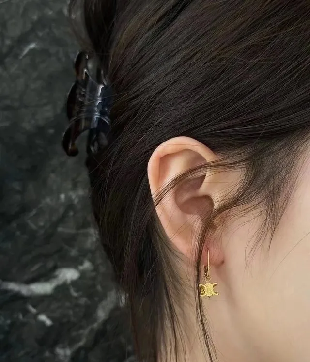 Triomphe Logo Drop Earrings D13517318 — view 8