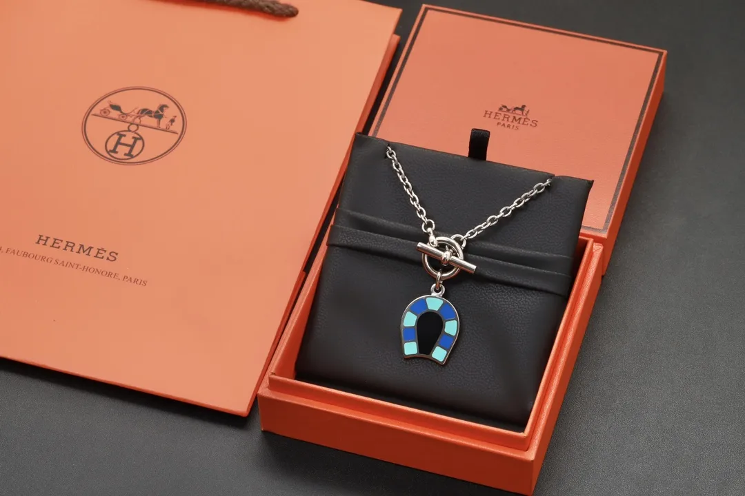 Helios Foracheval Enamel Horseshoe Pendant Necklace D16017715 — view 6