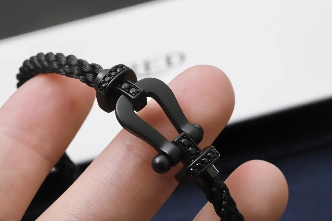 Force 10 Matte Black Horseshoe Bracelet D24017731 — view 4