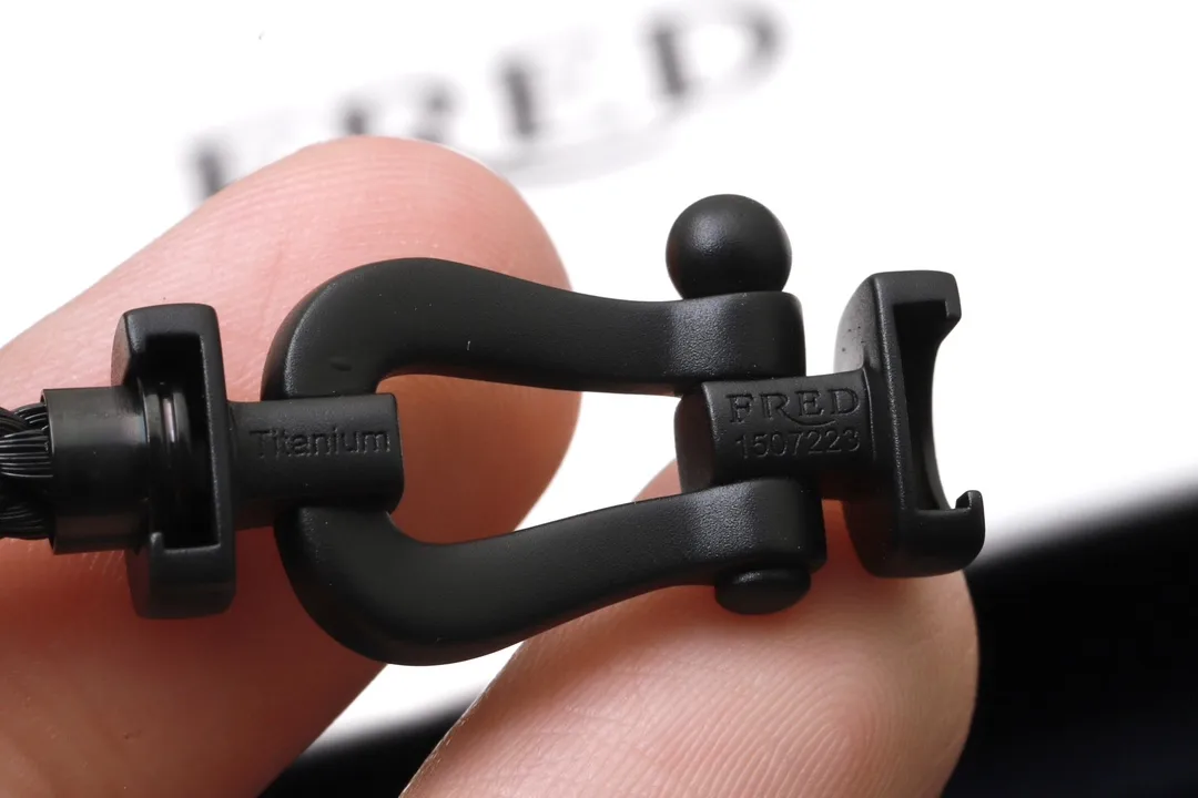 Force 10 Matte Black Horseshoe Bracelet D24017731 — view 6