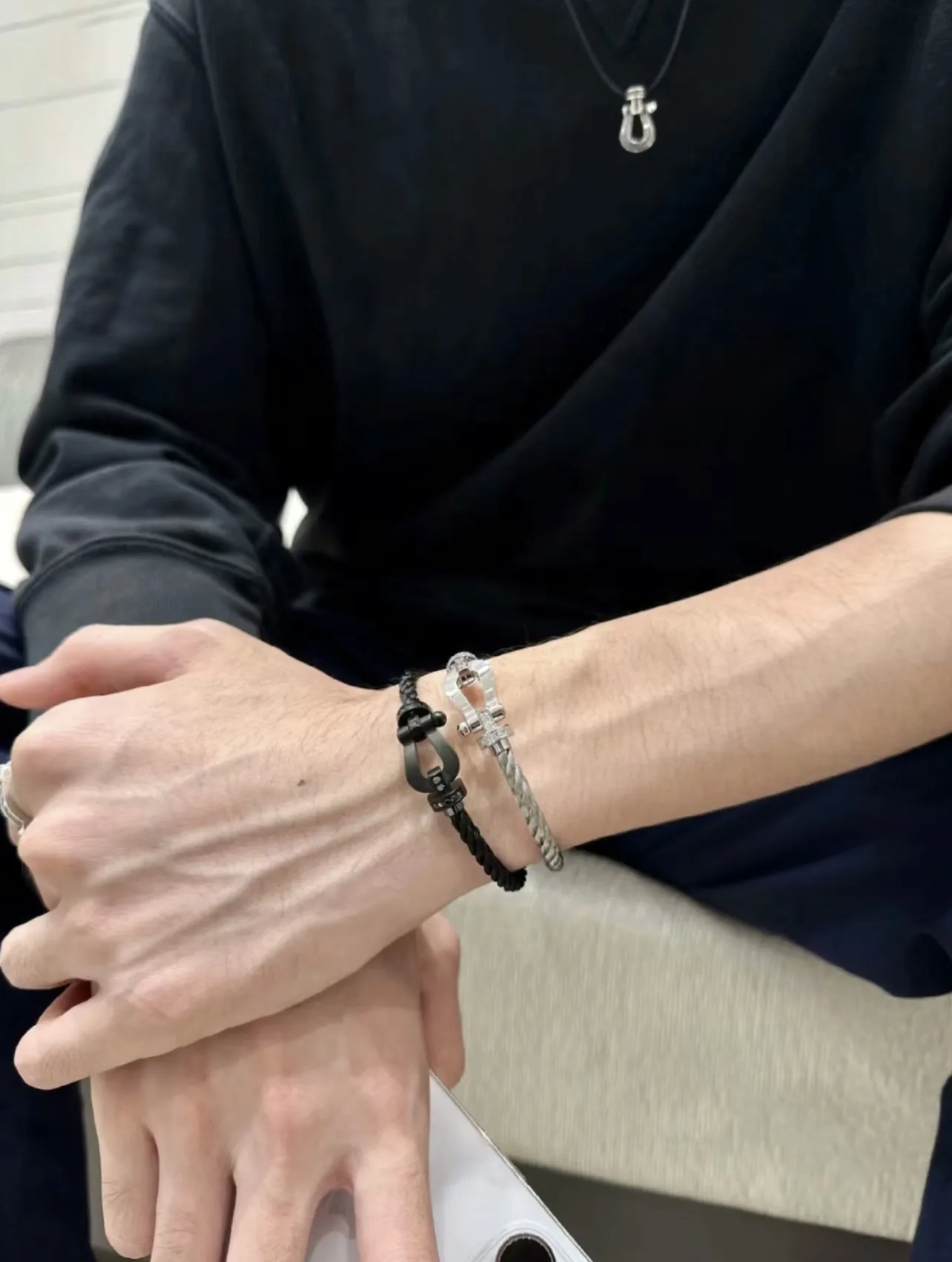 Force 10 Matte Black Horseshoe Bracelet D24017731 — view 8