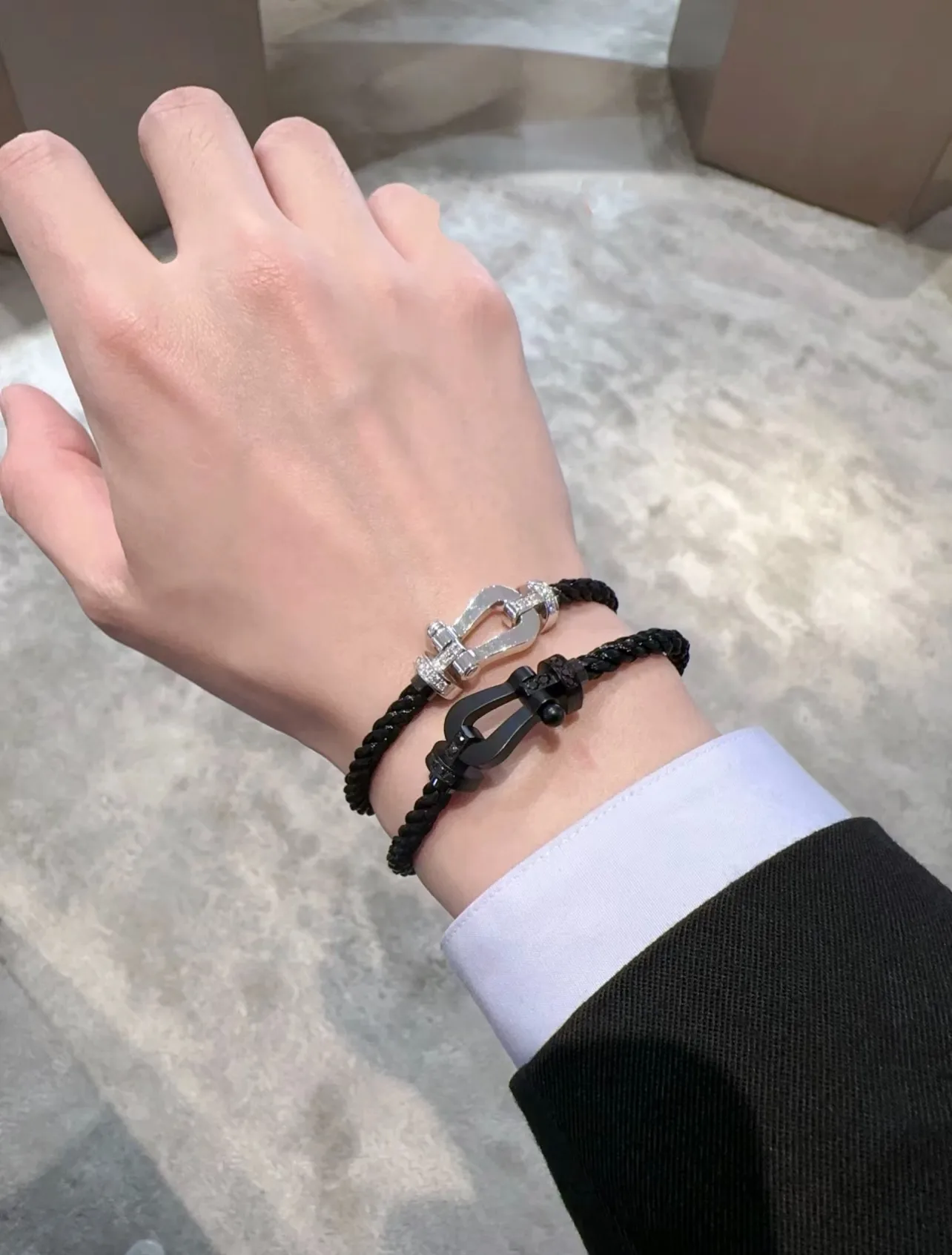 Force 10 Matte Black Horseshoe Bracelet D24017731 — view 9